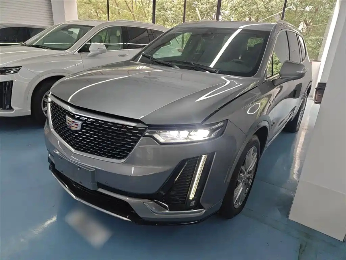 CADILLAC XT6