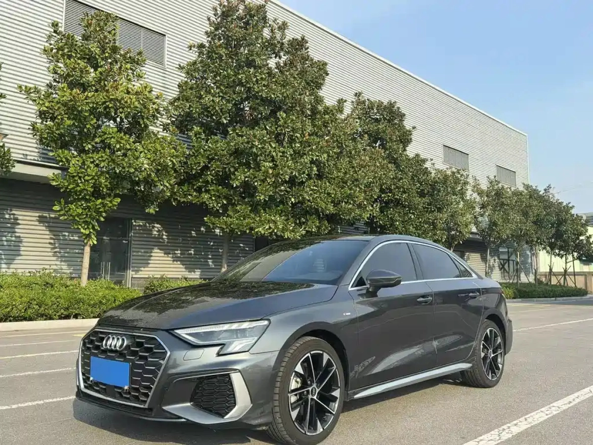 AUDI A3  2023