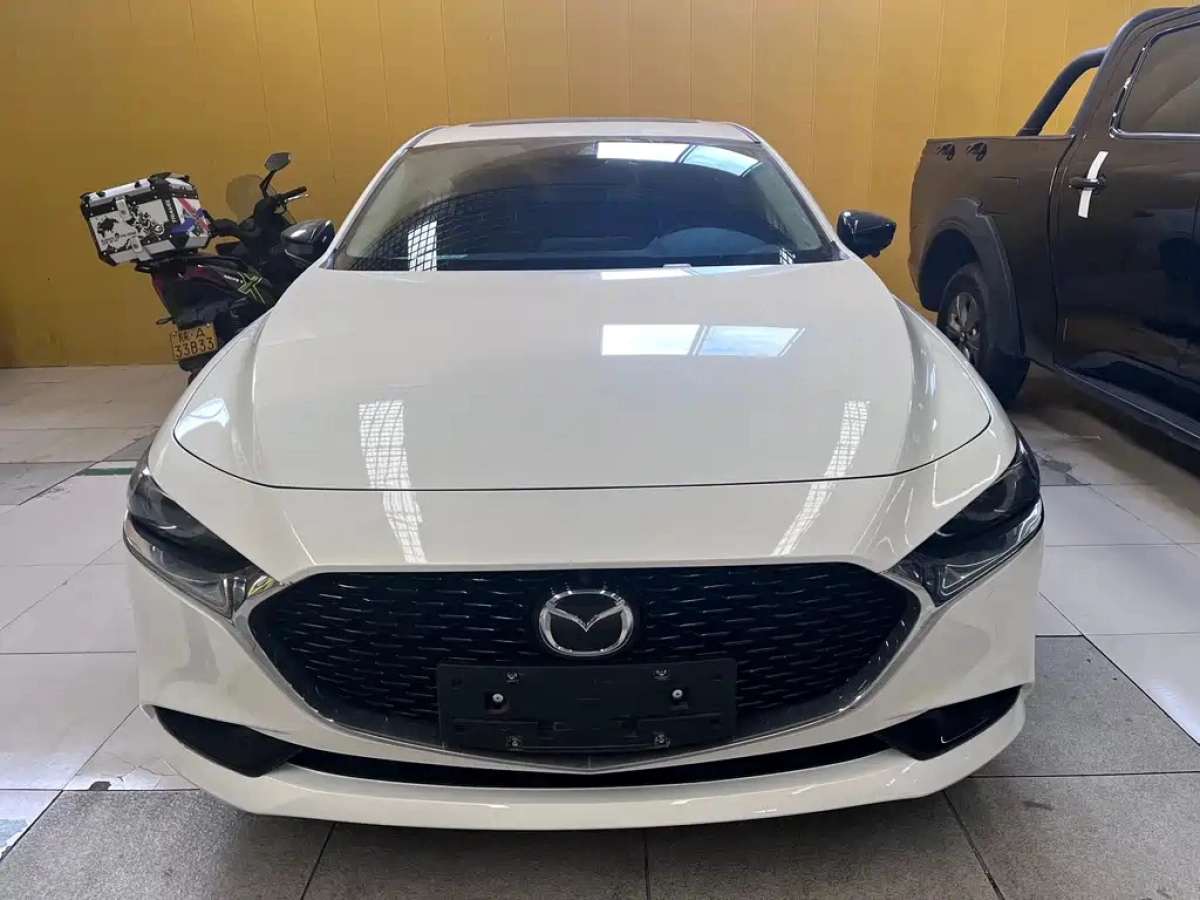 MAZDA 3 AXELA