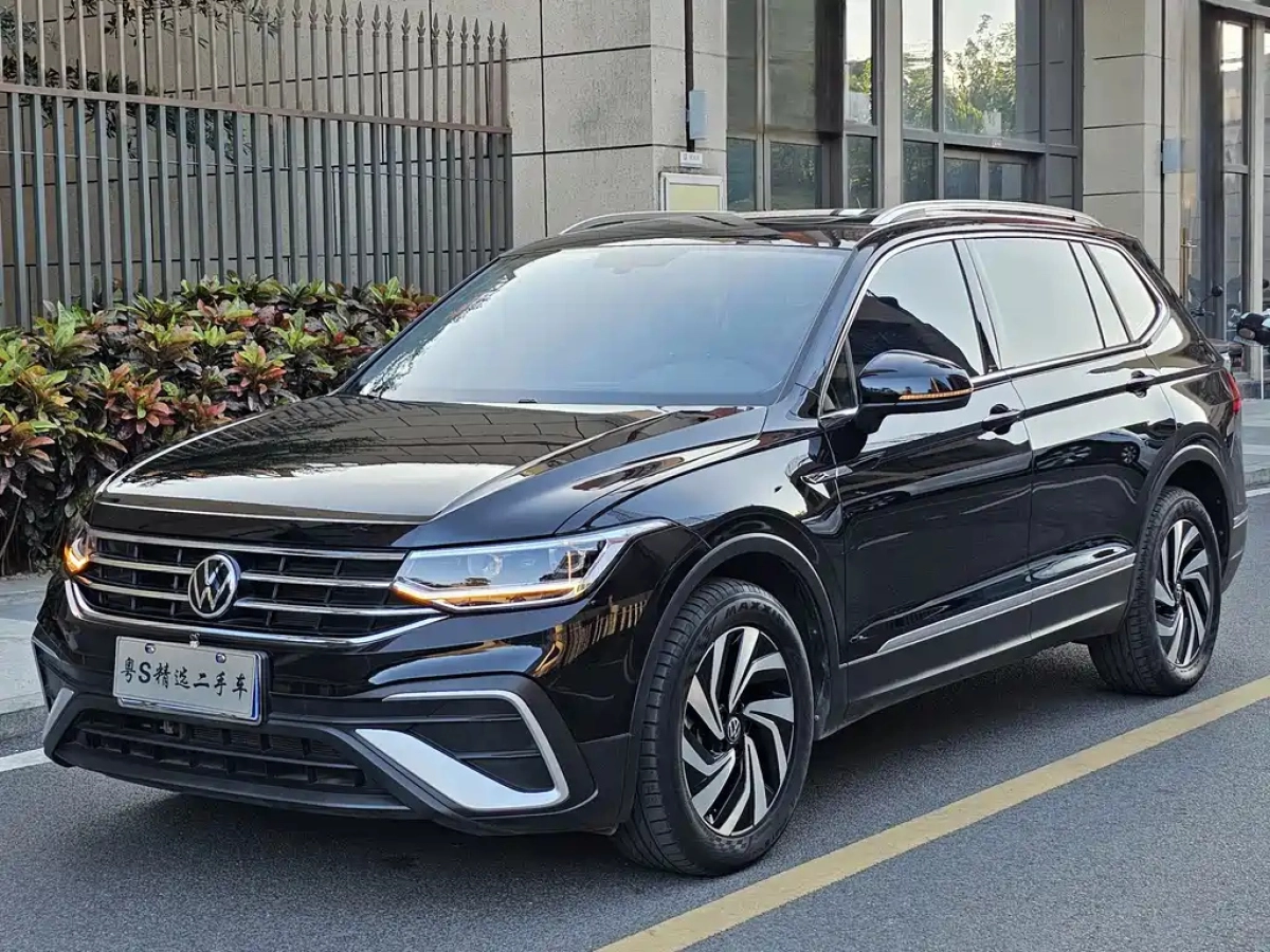 VOLKSWAGEN TIGUAN L  2022