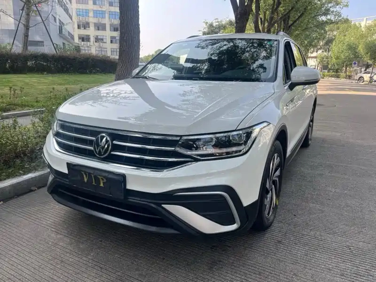 VOLKSWAGEN TIGUAN L