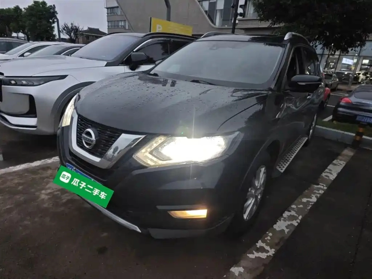 NISSAN X-TRAIL