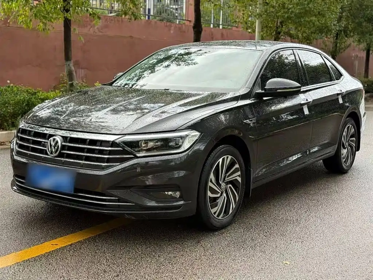 VOLKSWAGEN SAGITAR  2022