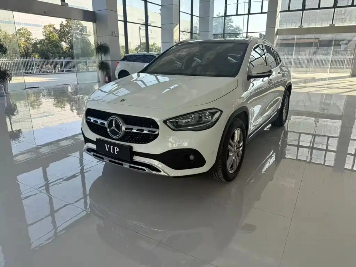 MERCEDES BENZ GLA  2021