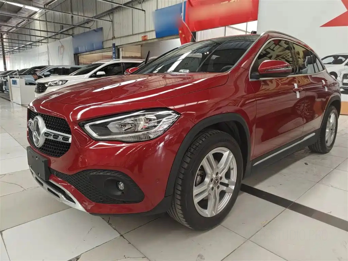 MERCEDES BENZ GLA