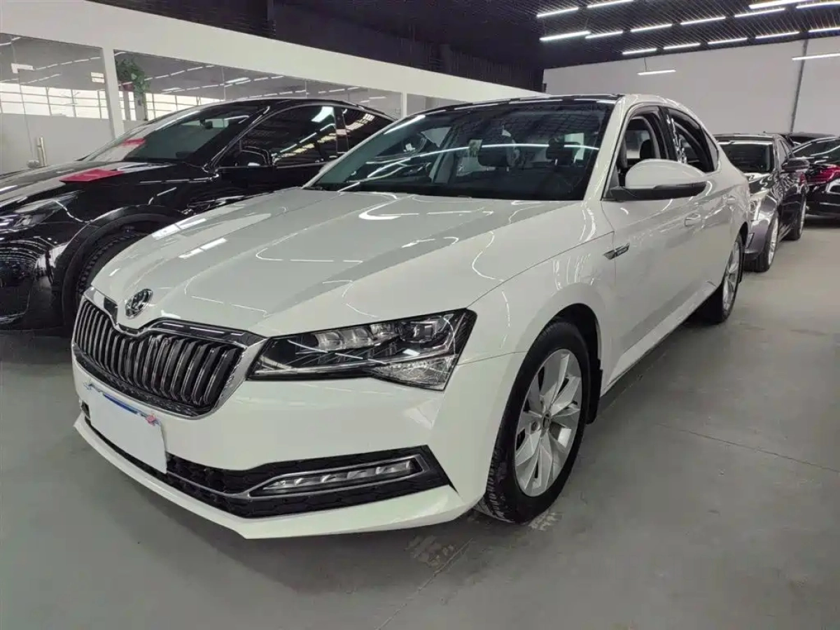 SKODA SUPERB  2020