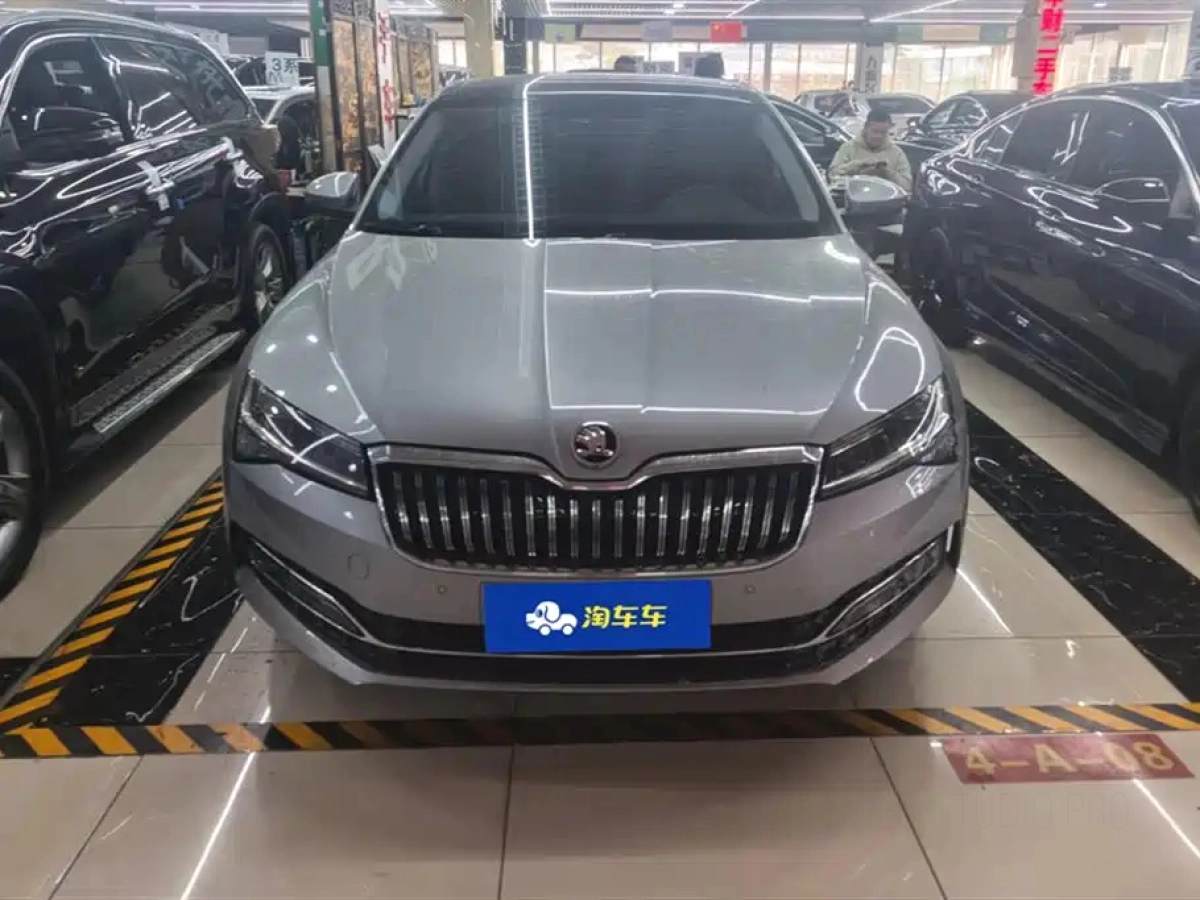 SKODA SUPERB