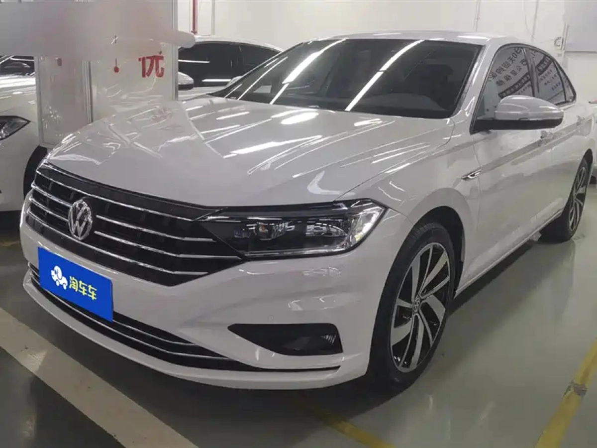 VOLKSWAGEN SAGITAR  2022