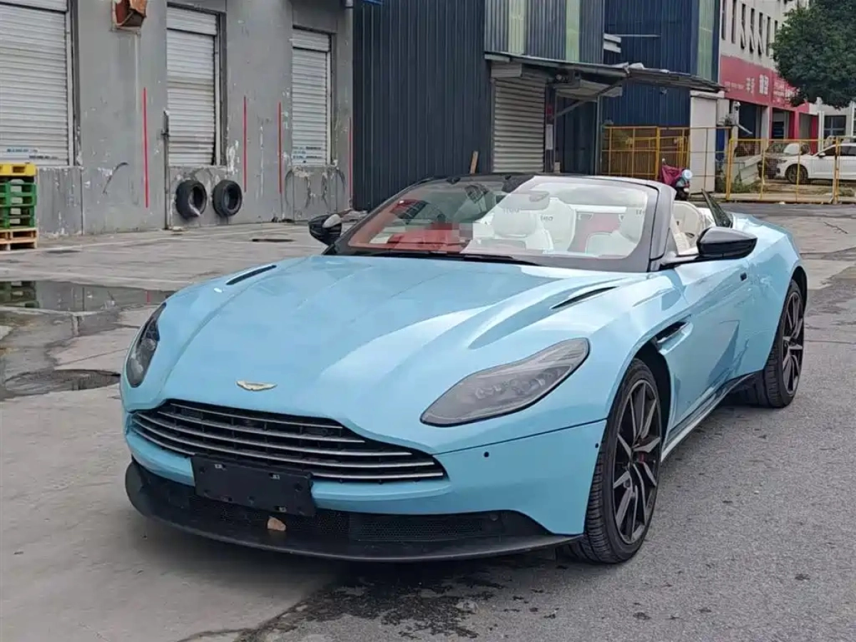 ASTON MARTIN DB11  2021