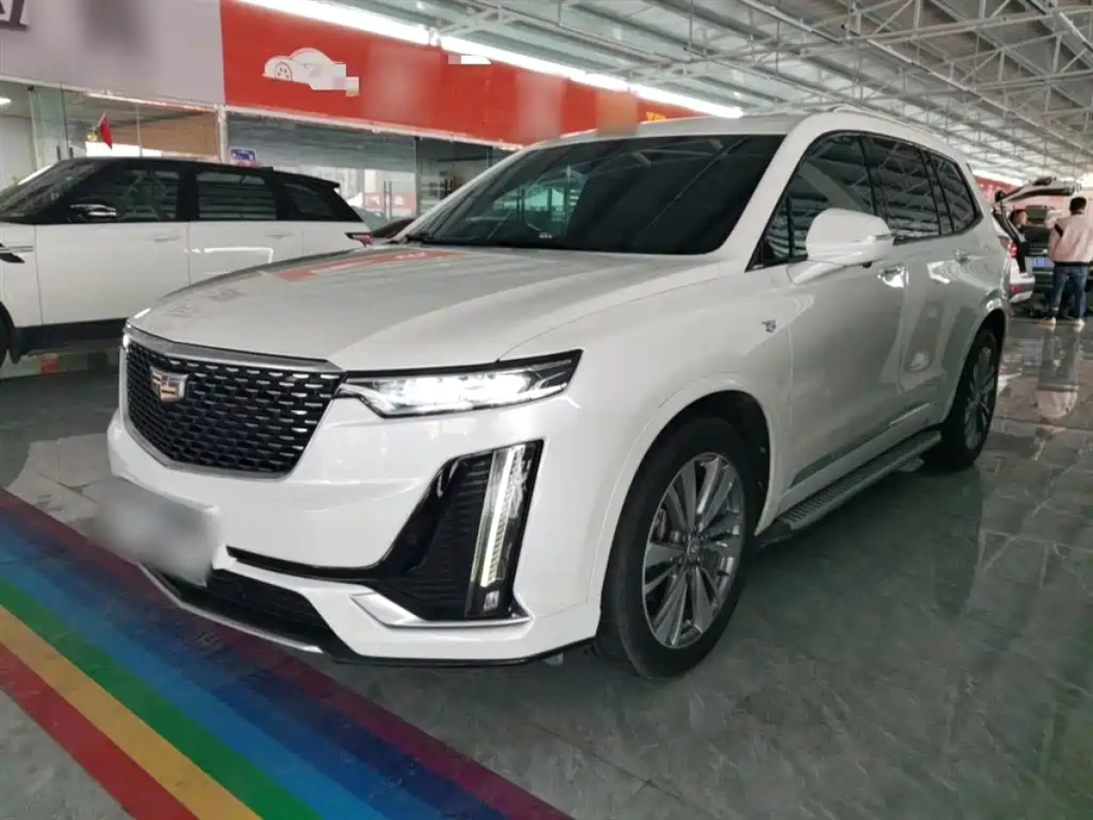 CADILLAC XT6