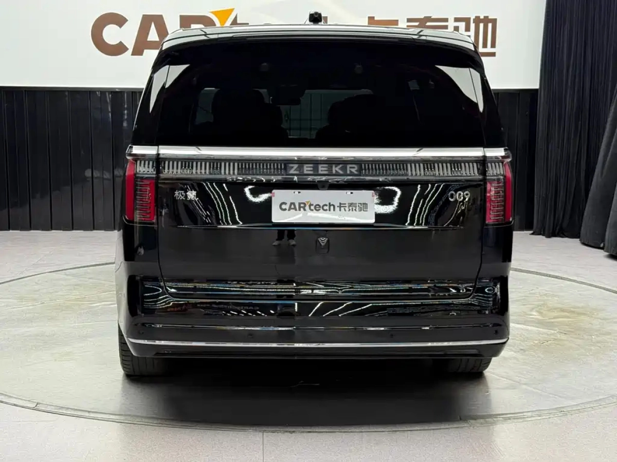 ZEEKR 009
