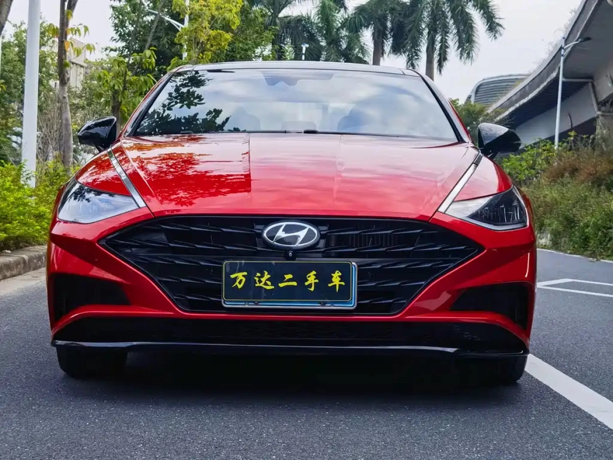 HYUNDAI SONATA