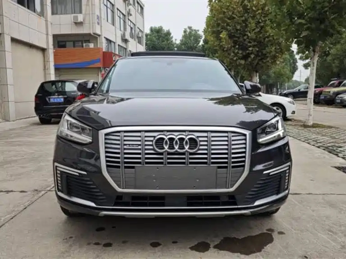 AUDI Q2L E-TRON