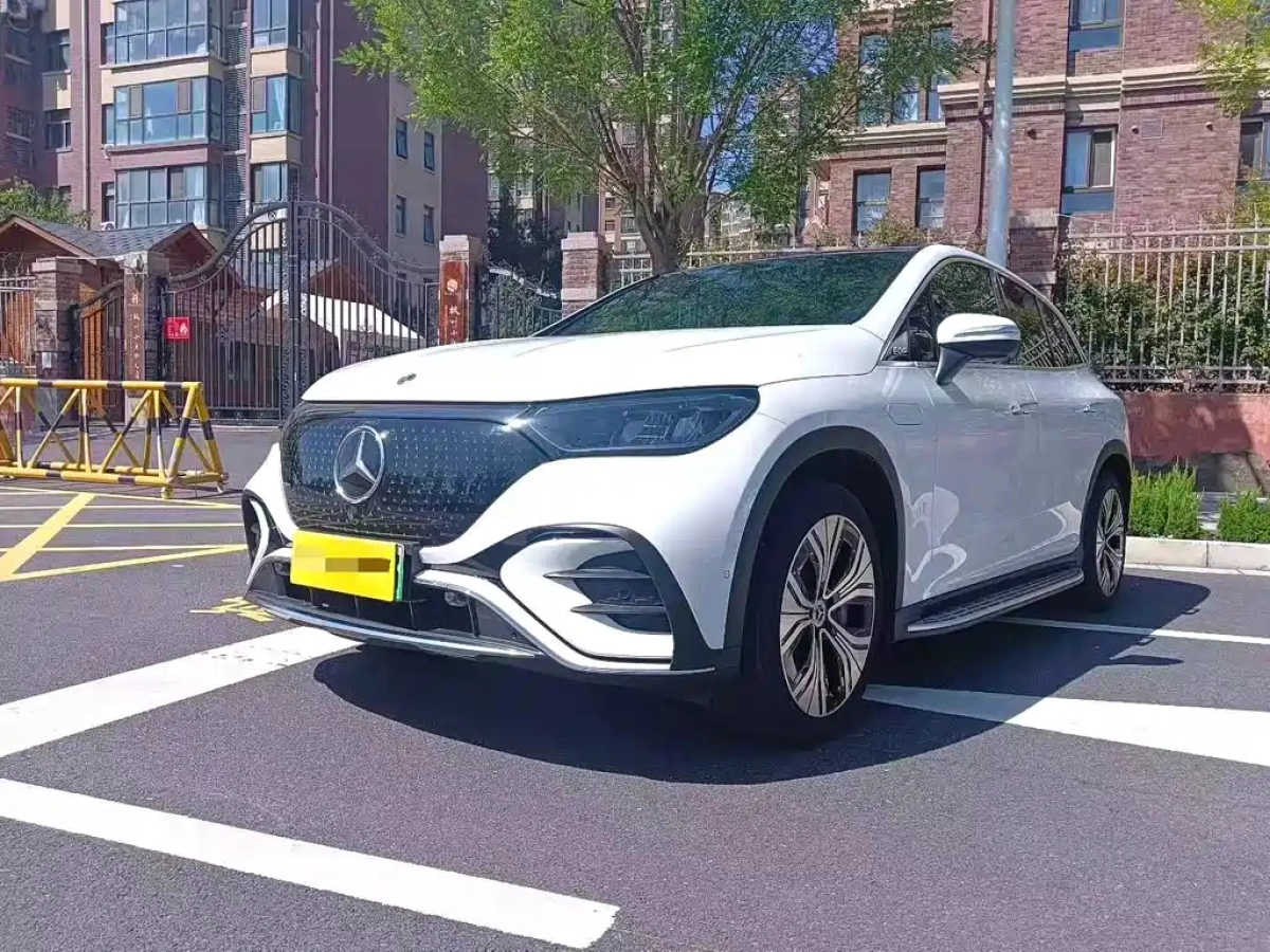 MERCEDES BENZ EQE SUV  2023