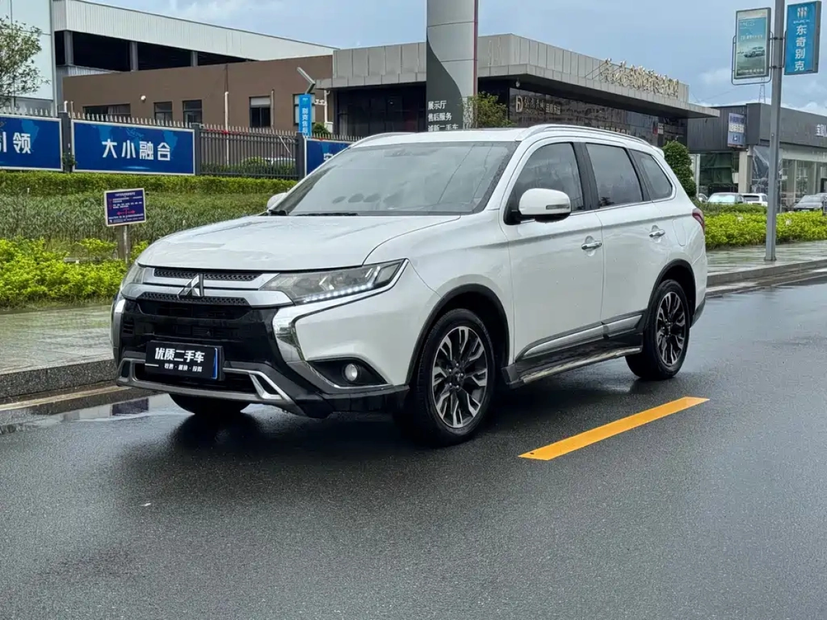 MITSUBISHI OUTLANDER  2021