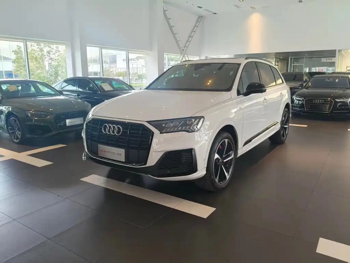 AUDI Q7  2023