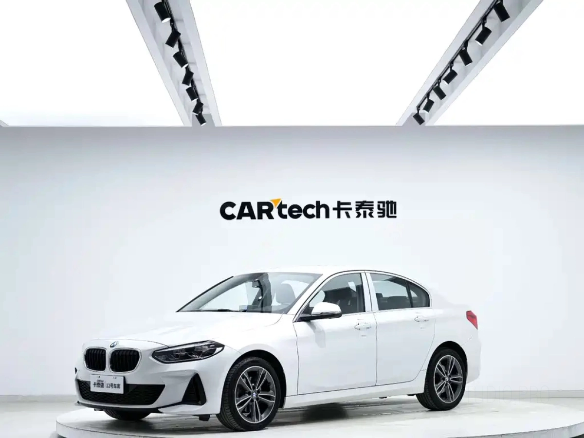 BMW 1-SERIES  2022