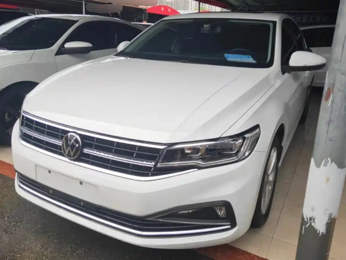 VOLKSWAGEN BORA  2021