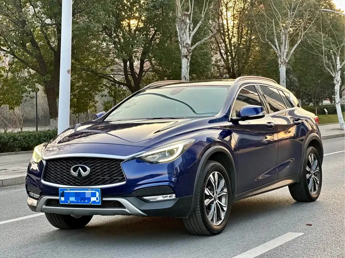 INFINITI QX30