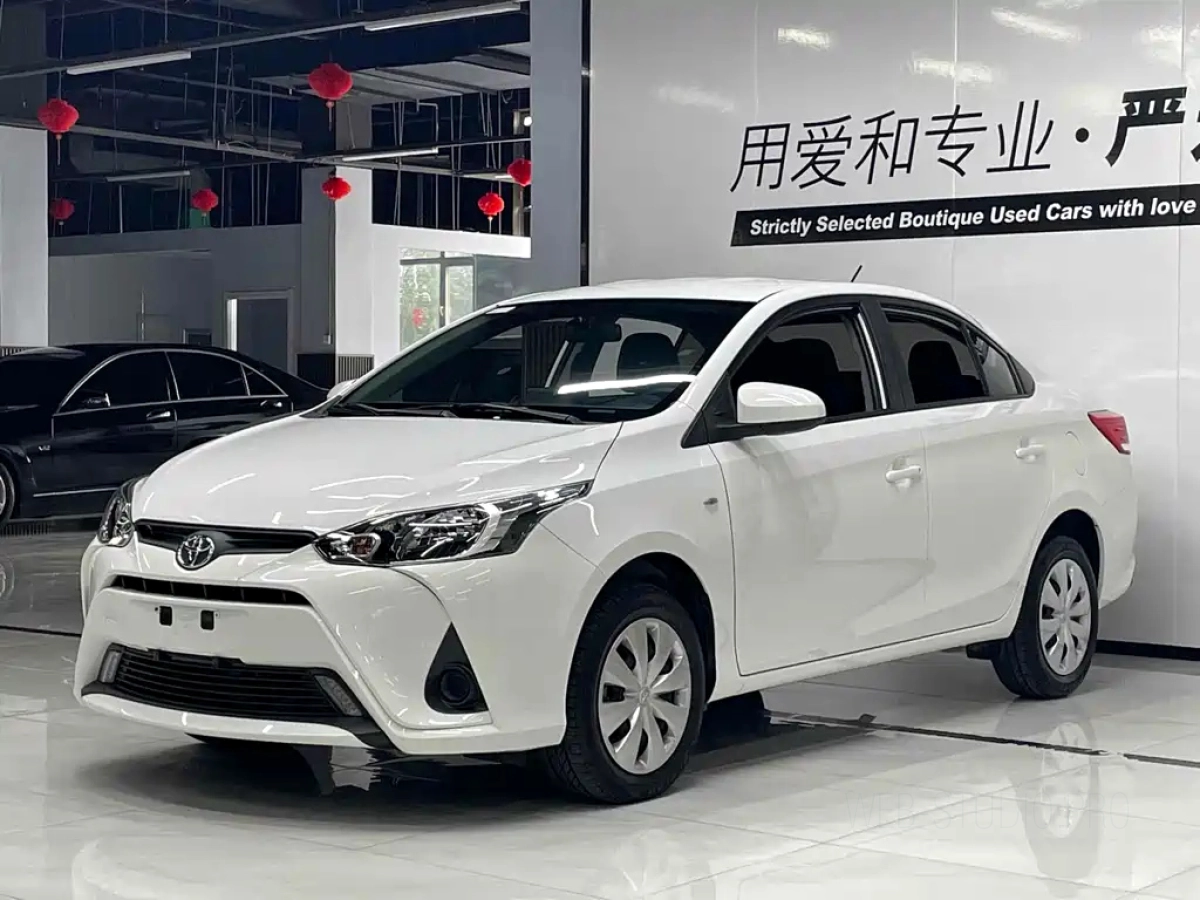 TOYOTA YARIS L INDULGENCE  2020