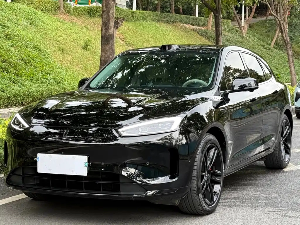 HUAWEI HARMON AITO M5  2024