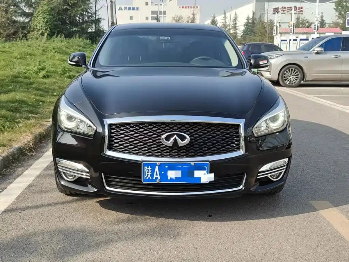 INFINITI Q70