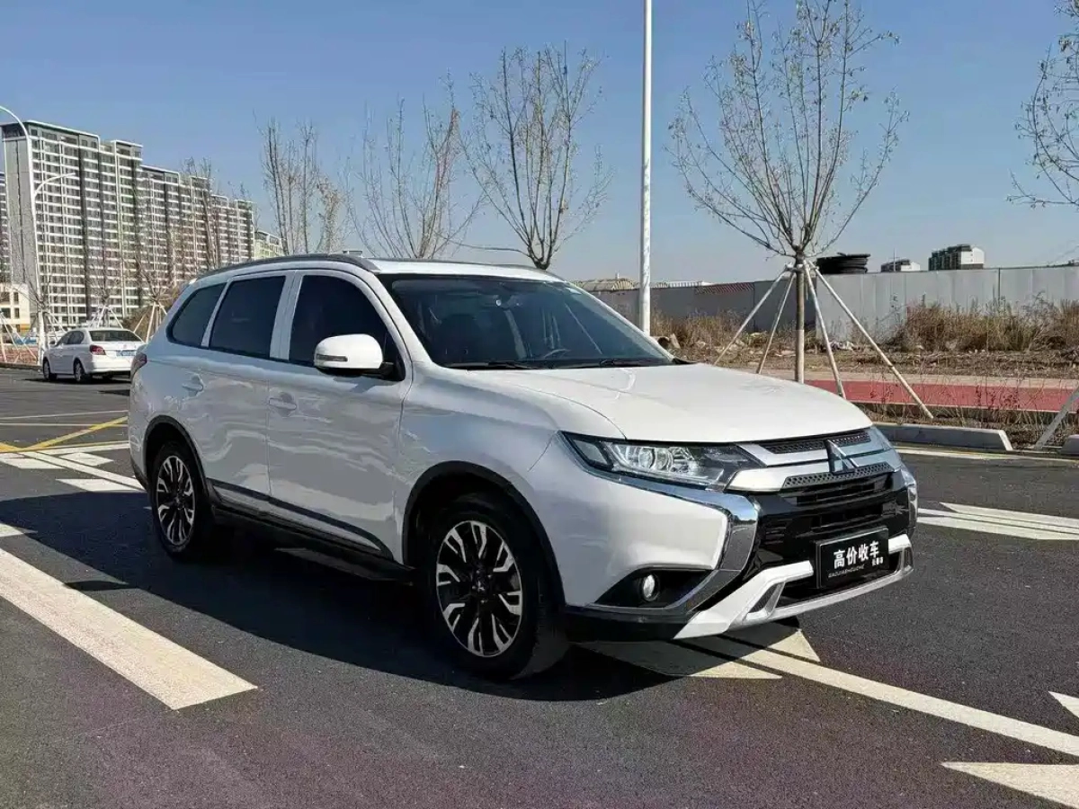 MITSUBISHI OUTLANDER  2021
