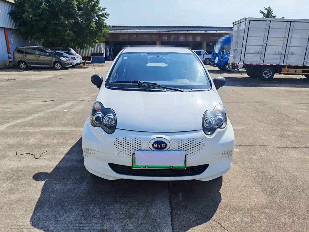 BYD E1