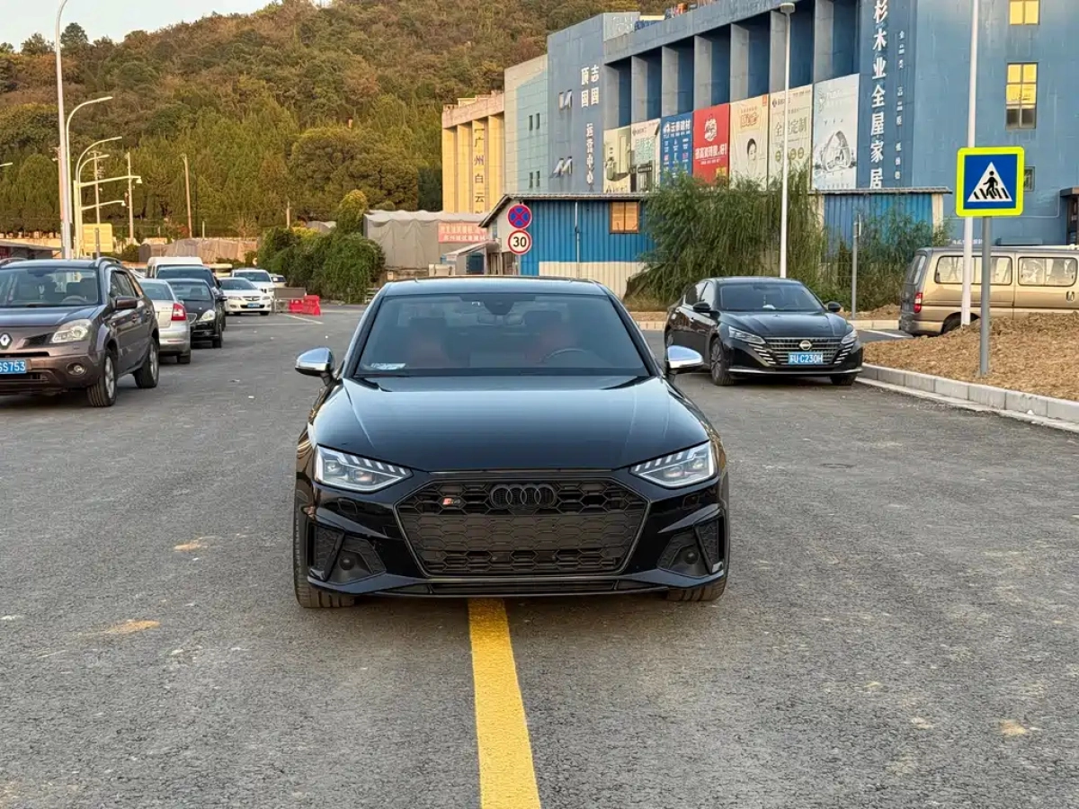 AUDI S4