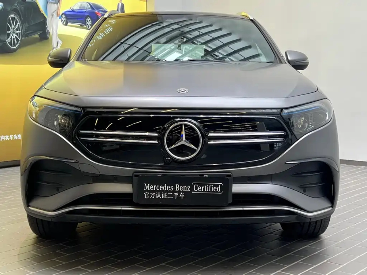 MERCEDES BENZ EQA