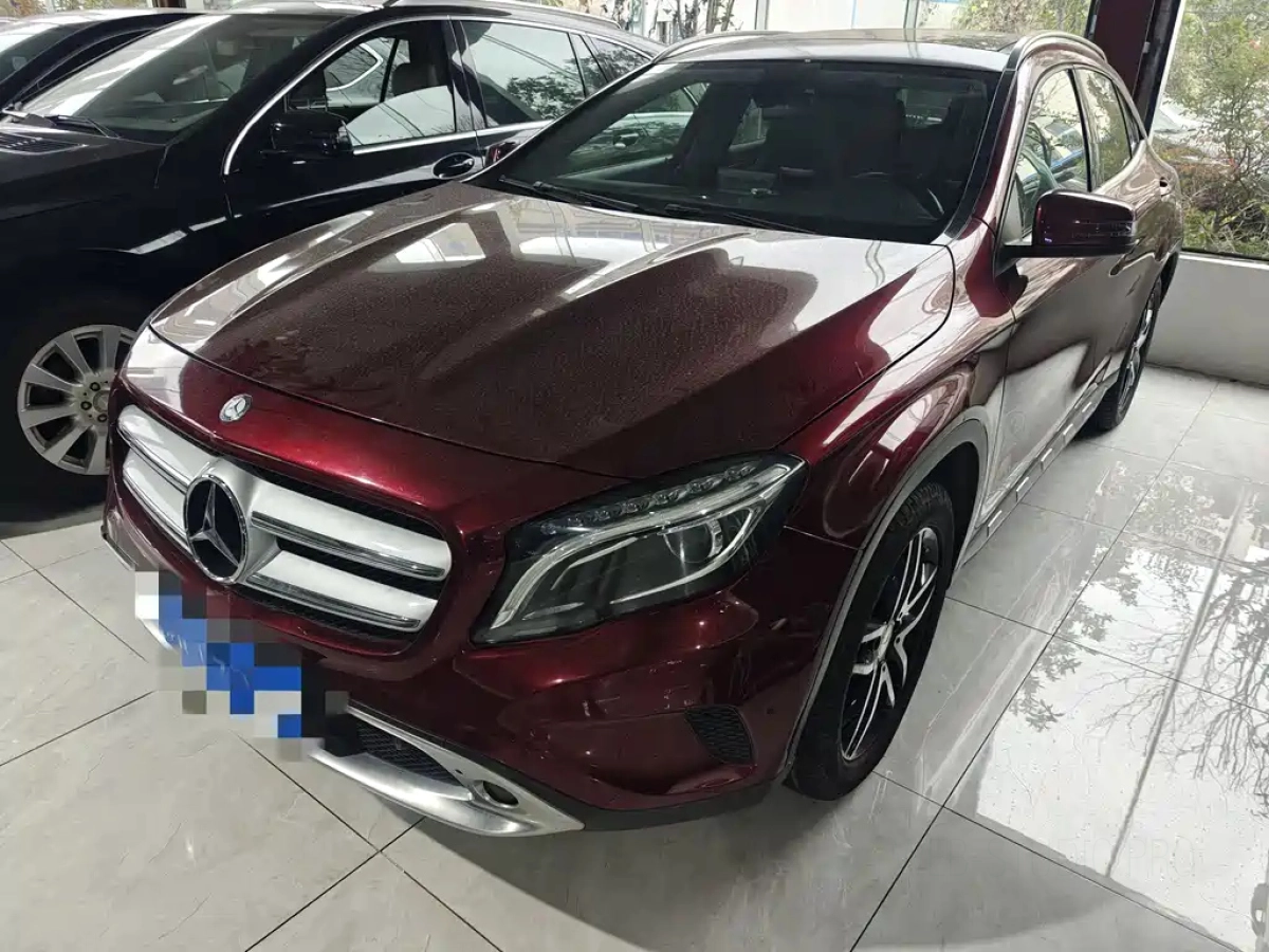 MERCEDES BENZ GLA