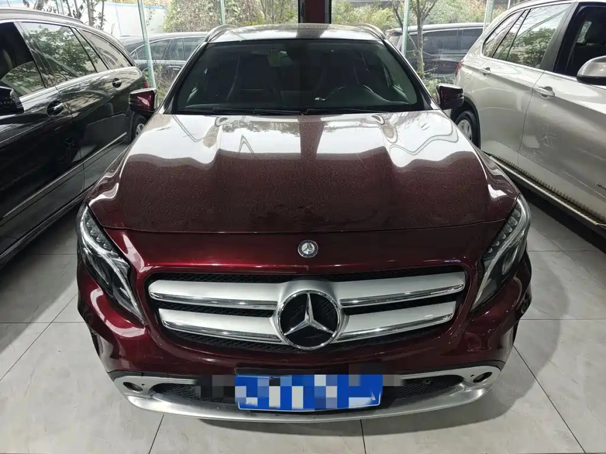 MERCEDES BENZ GLA