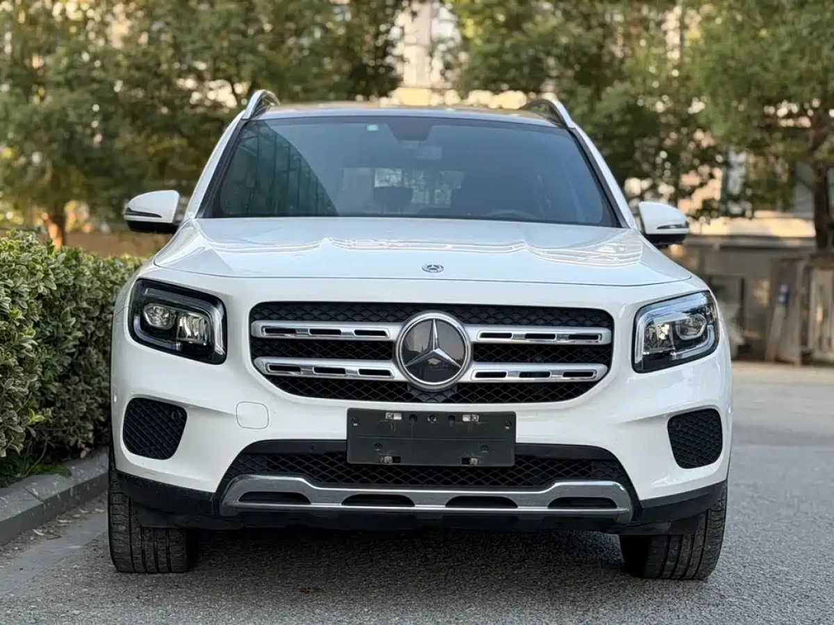 MERCEDES BENZ GLB