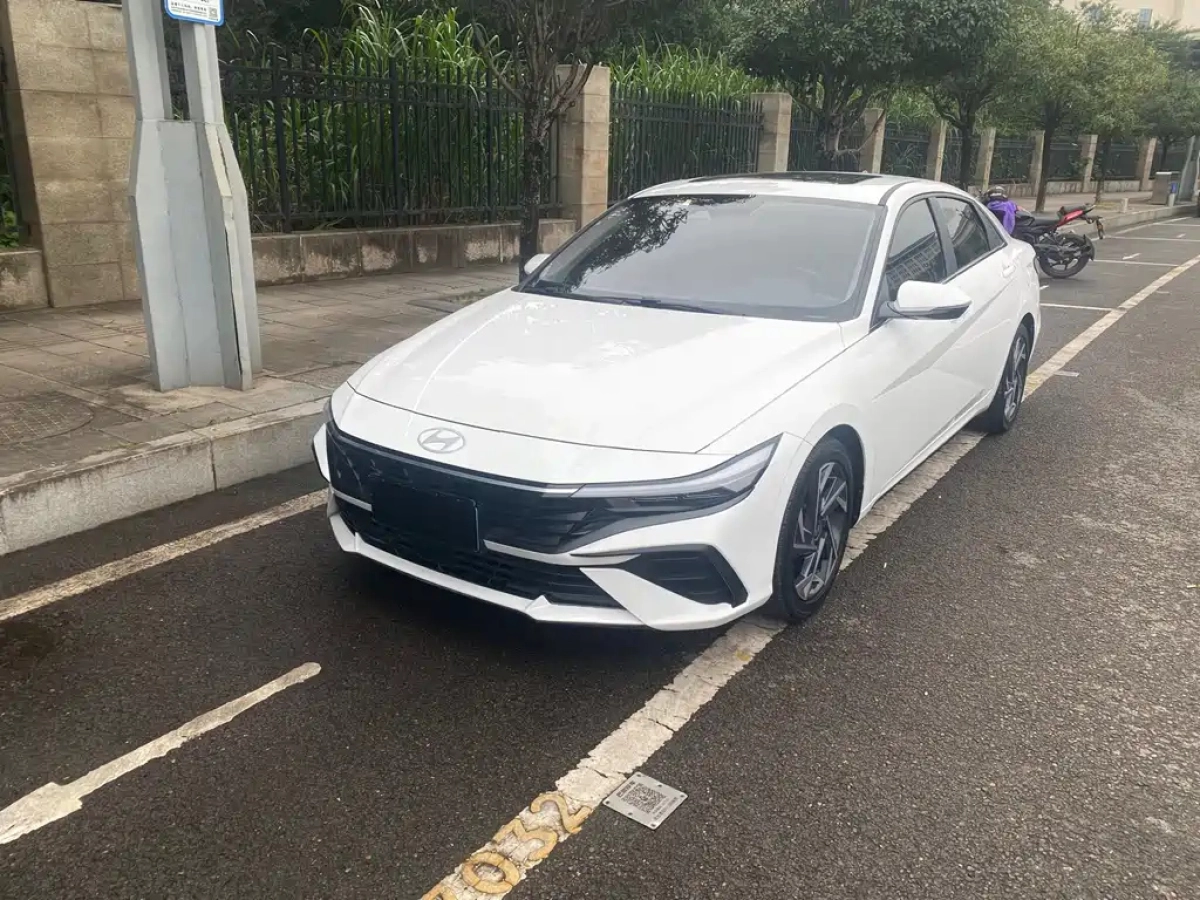 HYUNDAI ELANTRA  2023