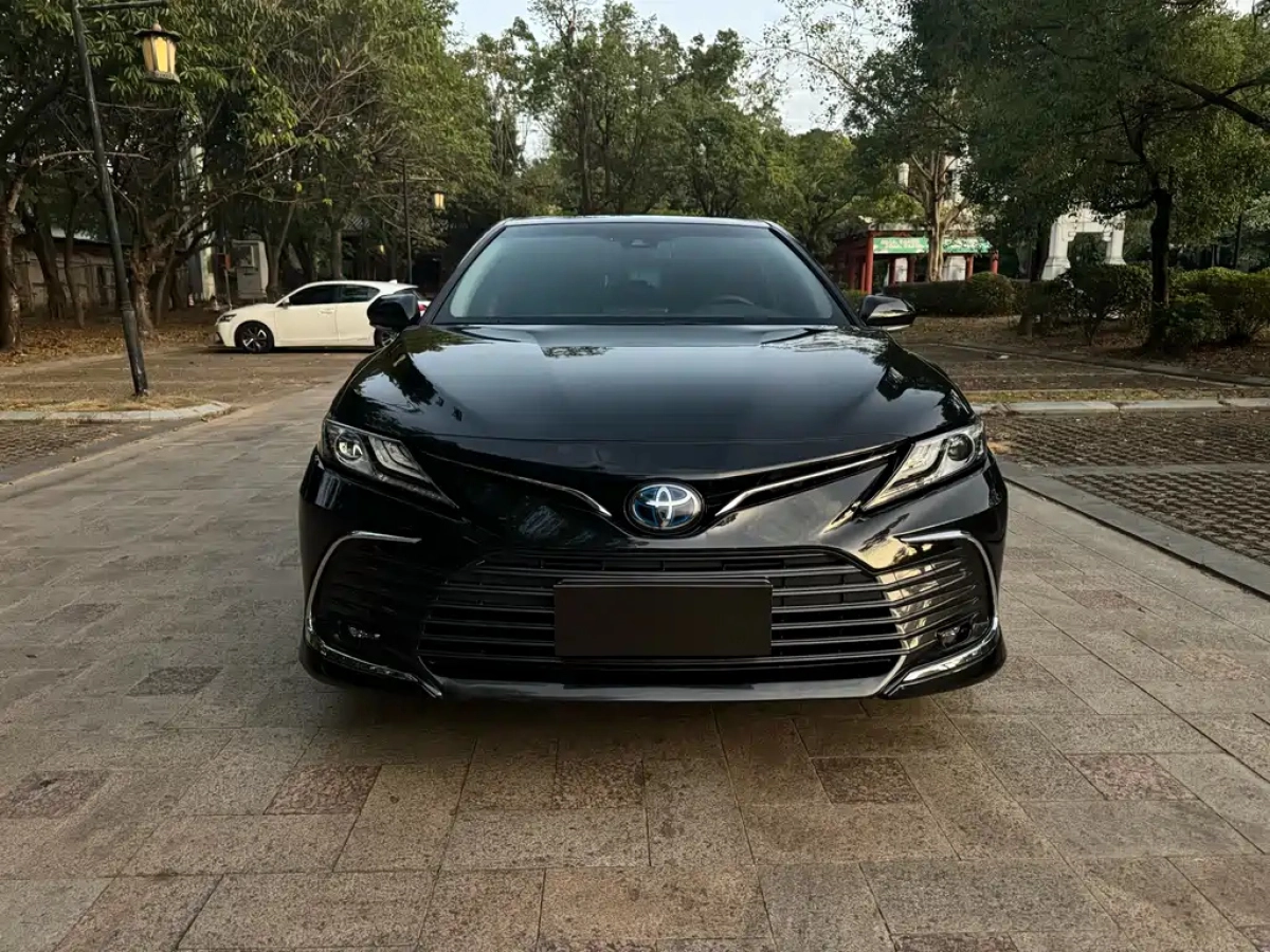 TOYOTA CAMRY