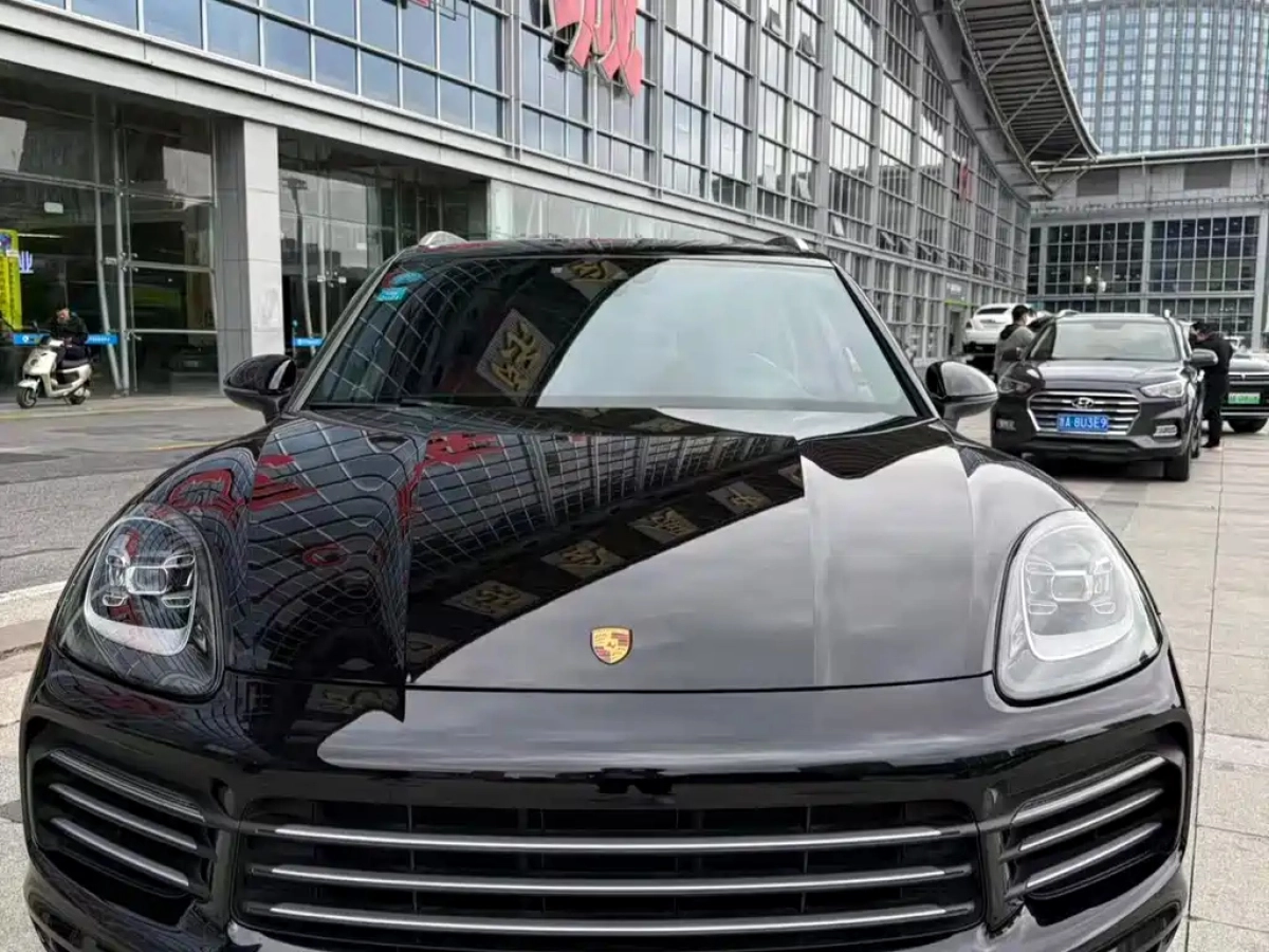 PORSCHE CAYENNE