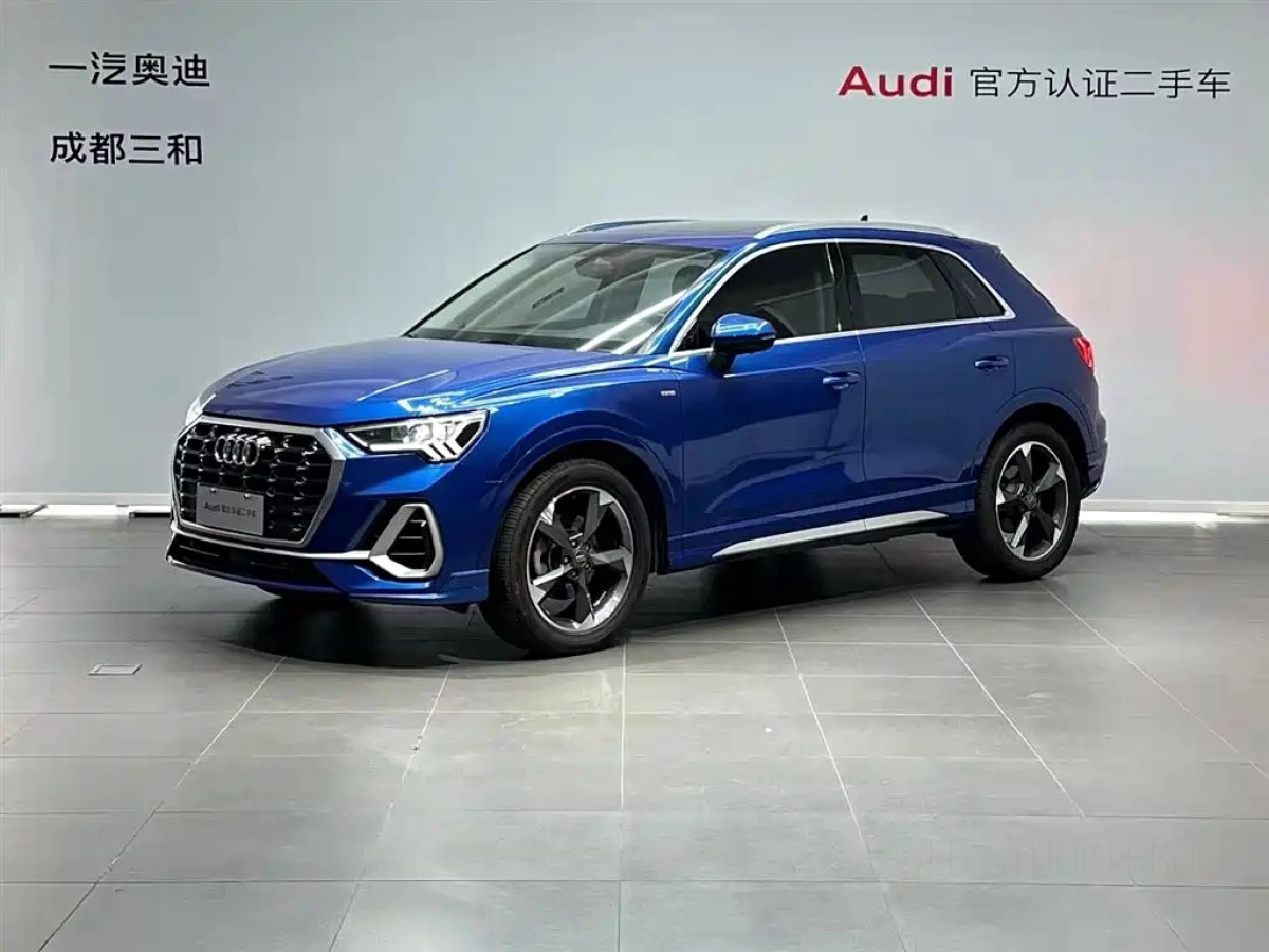 AUDI Q3