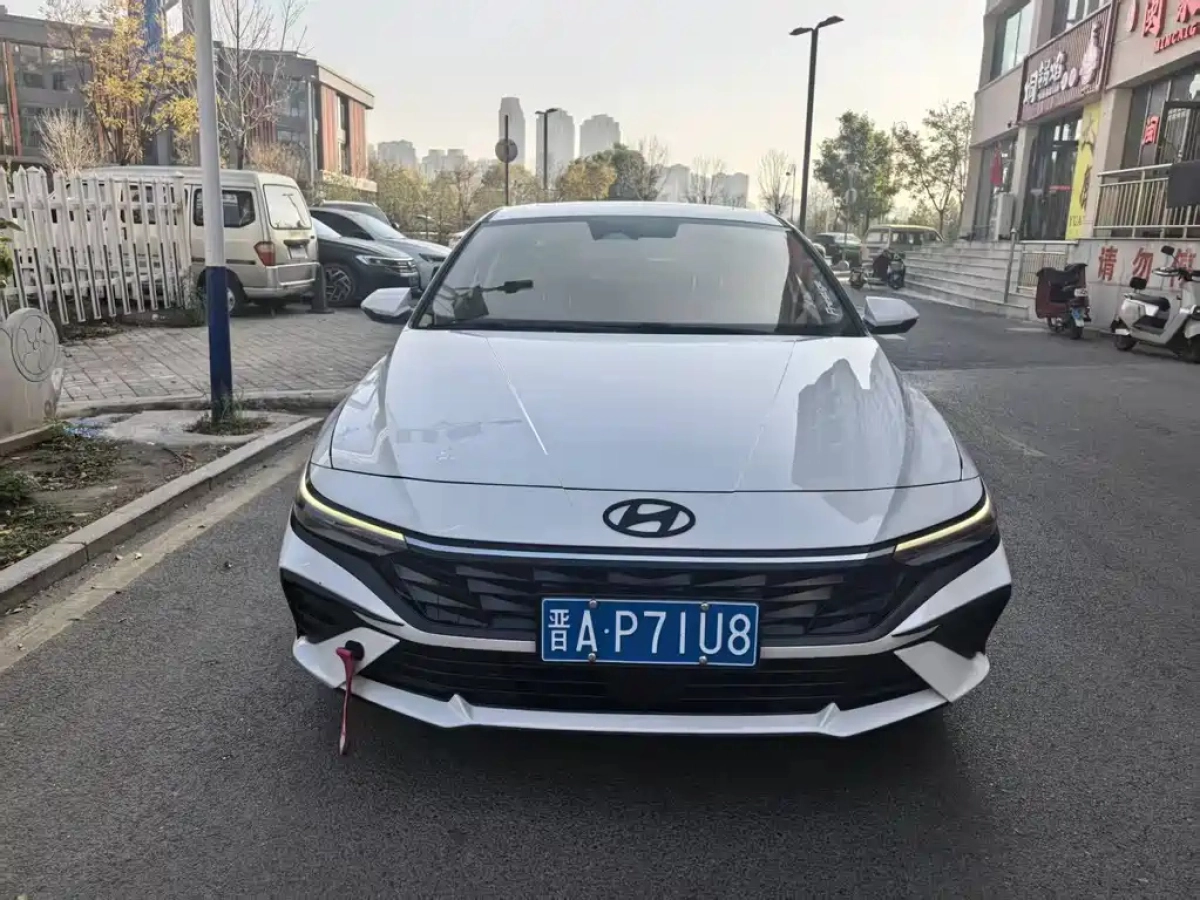 HYUNDAI ELANTRA
