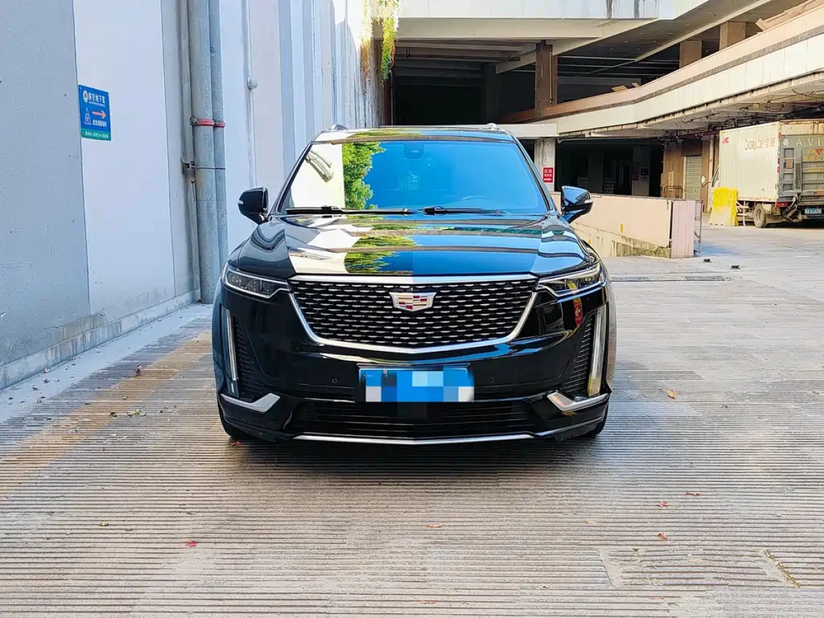 CADILLAC XT6