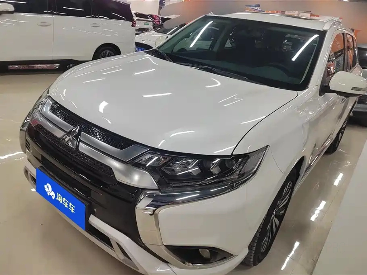 MITSUBISHI OUTLANDER