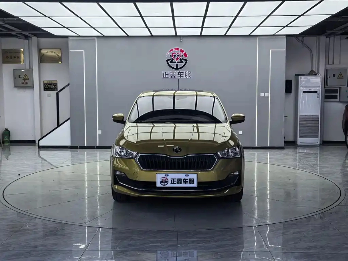 SKODA RAPID SPACEBACK