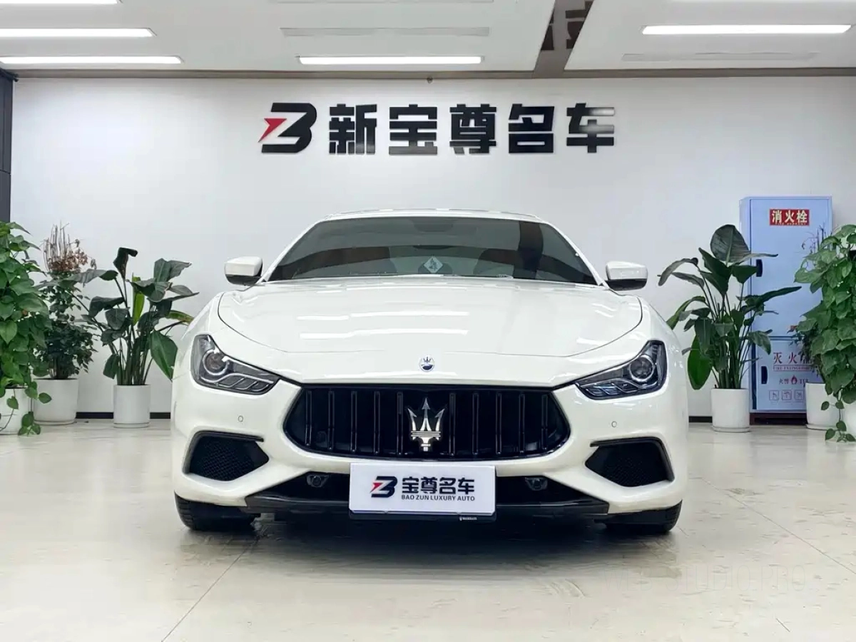 MASERATI GHIBLI