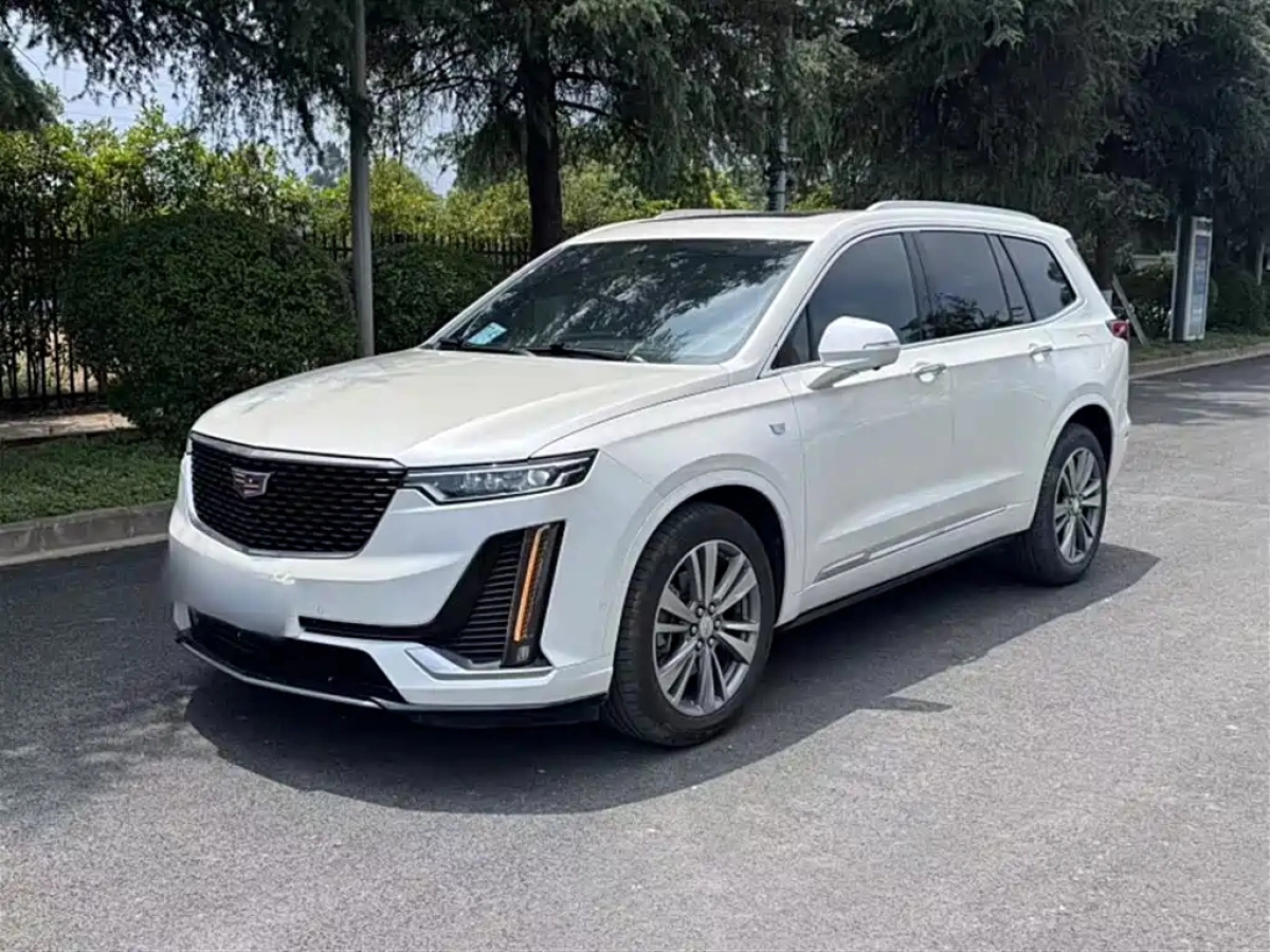CADILLAC XT6