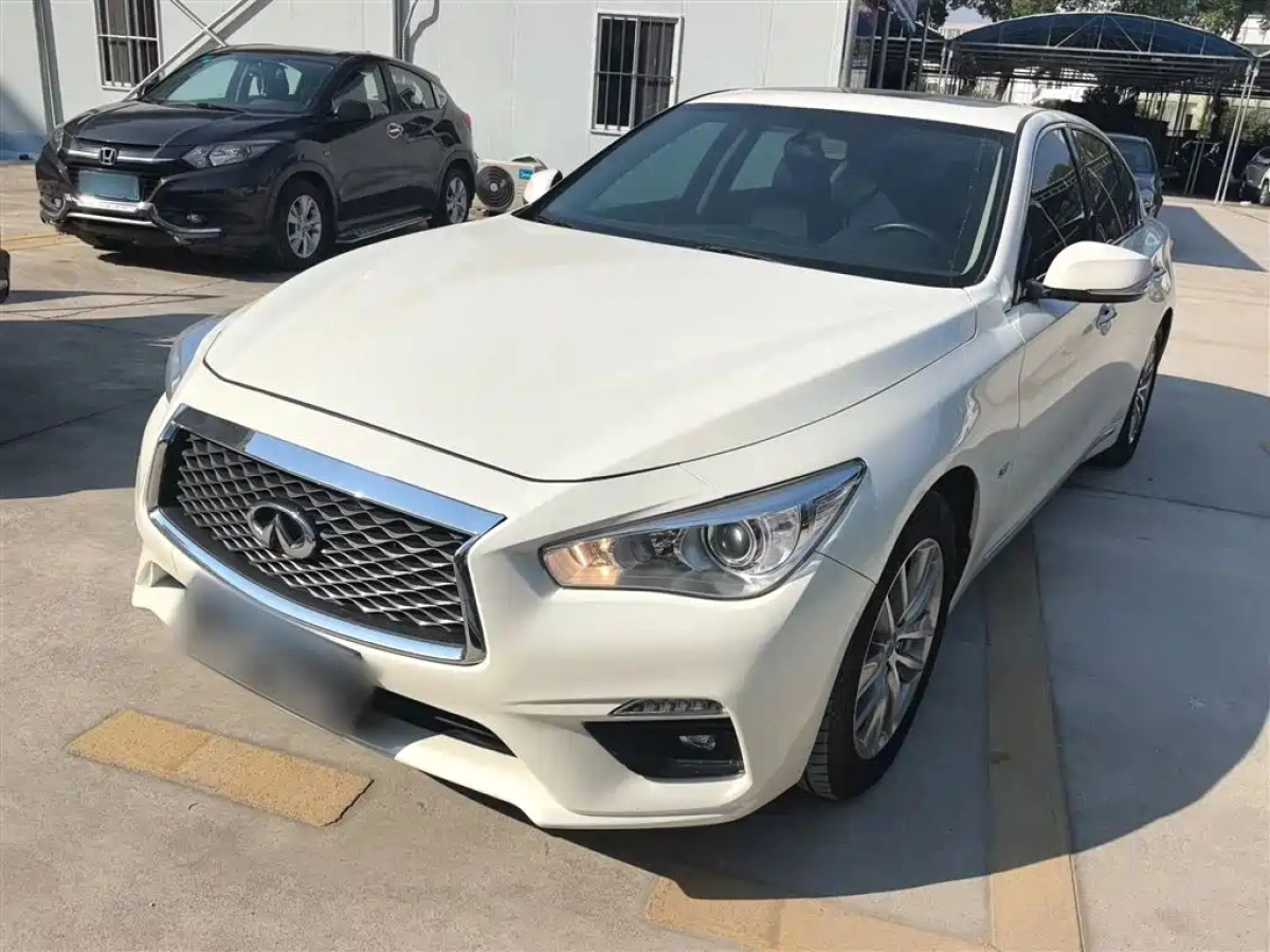 INFINITI Q50L