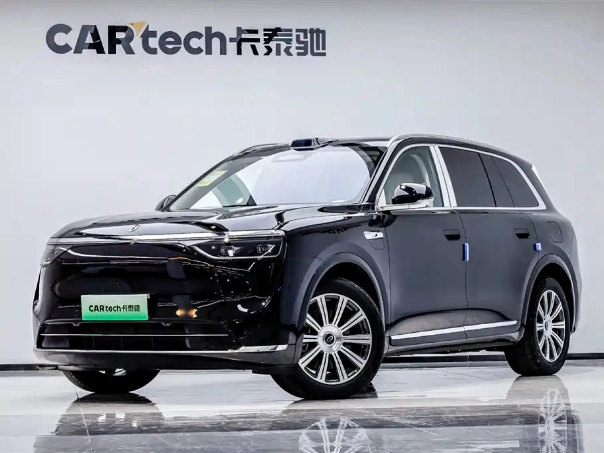 HUAWEI HARMON AITO M8  2025