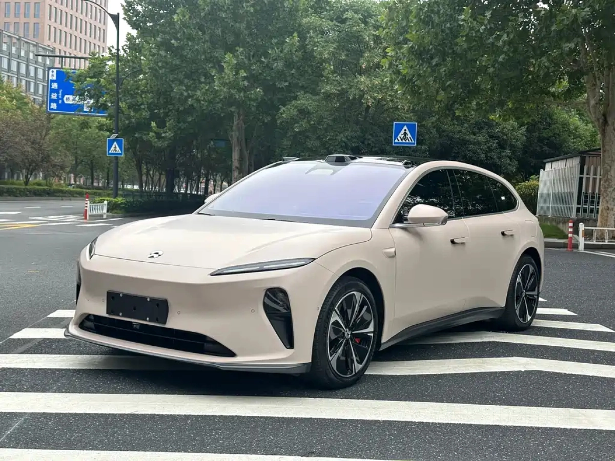 NIO ET5T  2024