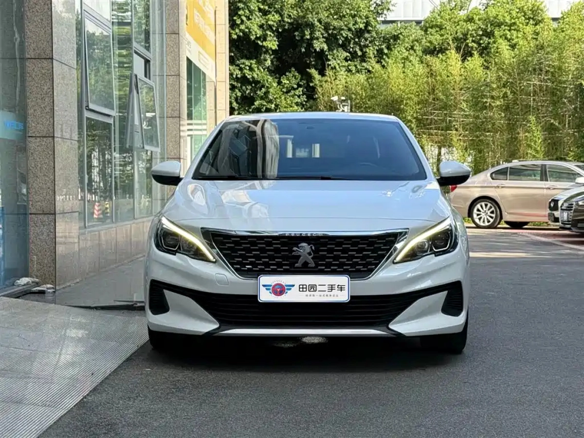 PEUGEOT 408