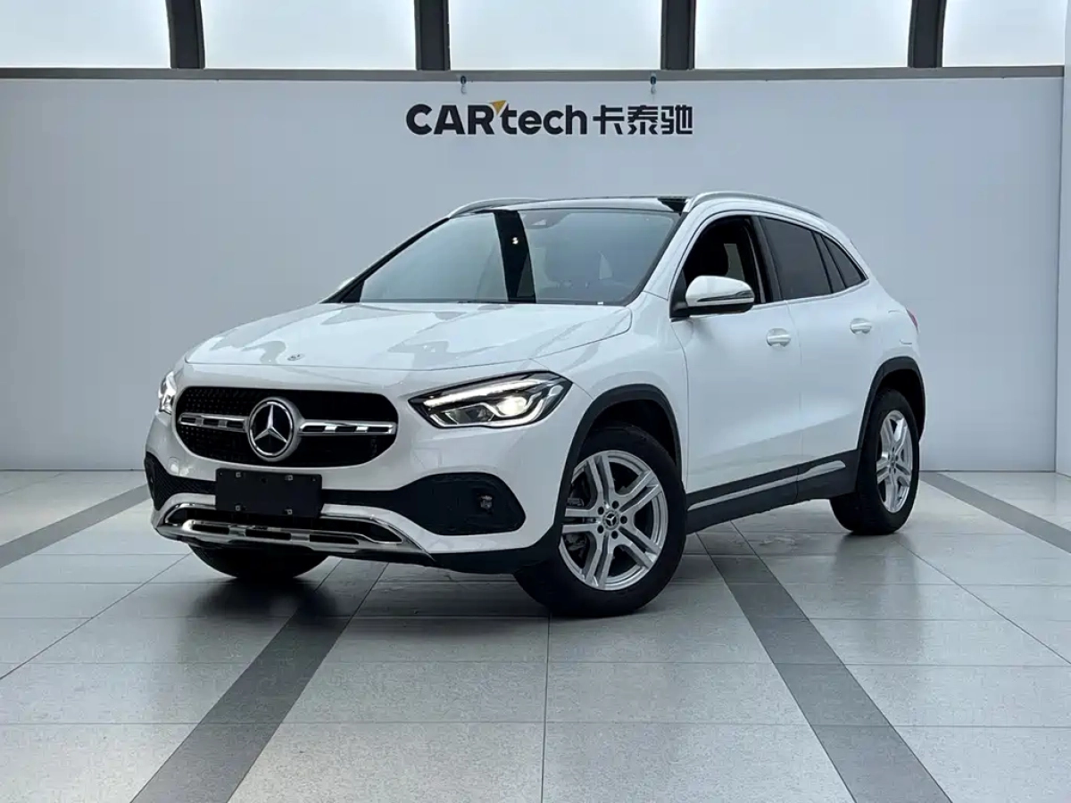 MERCEDES BENZ GLA  2023