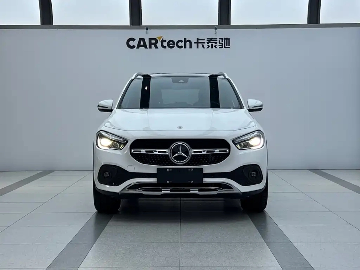 MERCEDES BENZ GLA