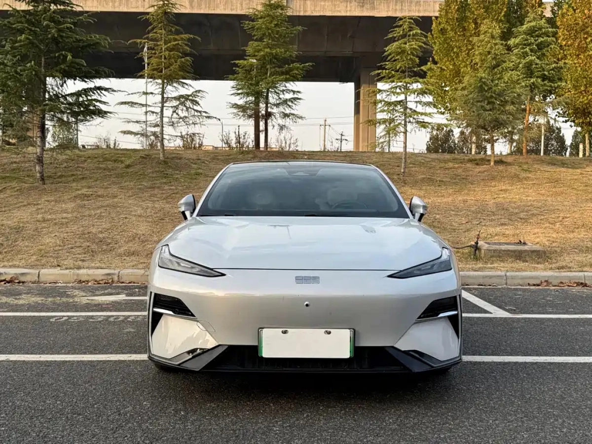 GEELY GALAXY GALAXY E8